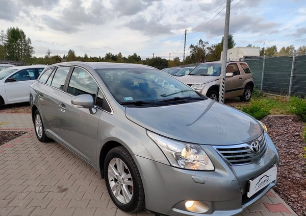 Toyota Avensis cena 19900 przebieg: 293000, rok produkcji 2009 z Supraśl małe 301